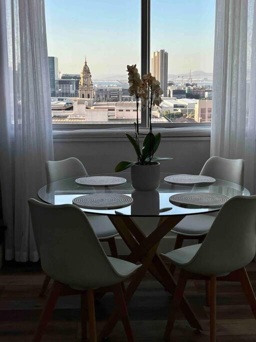 Modern, Trendy And Comfortable 2 Bedroom Apartment In Kapstadt Exterior foto