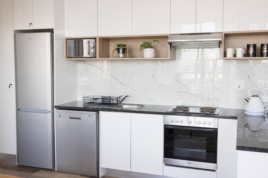 Modern, Trendy And Comfortable 2 Bedroom Apartment In Kapstadt Exterior foto