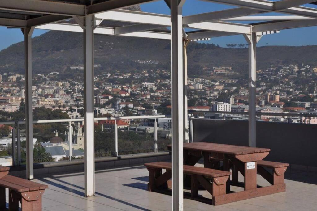 Modern, Trendy And Comfortable 2 Bedroom Apartment In Kapstadt Exterior foto
